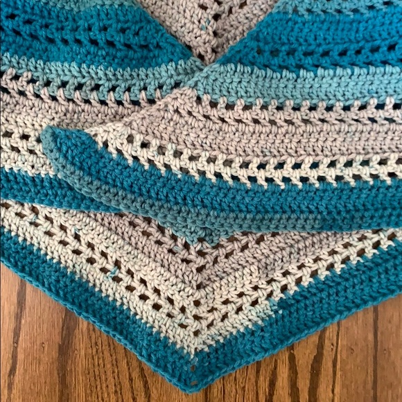 Kid sized homemade shawl - Picture 4 of 4
